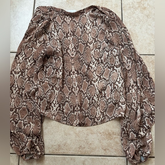 RESA Python Tie Front Blouse - Picture 9 of 10